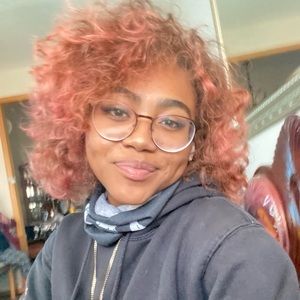 Meet your Posher, Jade